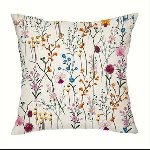 2 Floral Pattern Throw Pillow